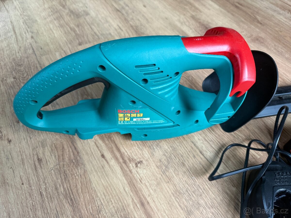 AKU elektrické nůžky Bosch a AKU šroubovák Bosch - 3