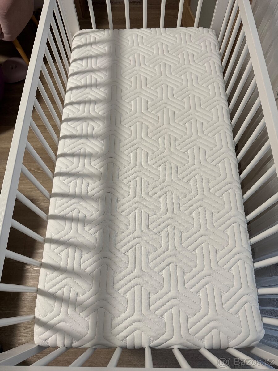 Dřevěná dětská postýlka - 3