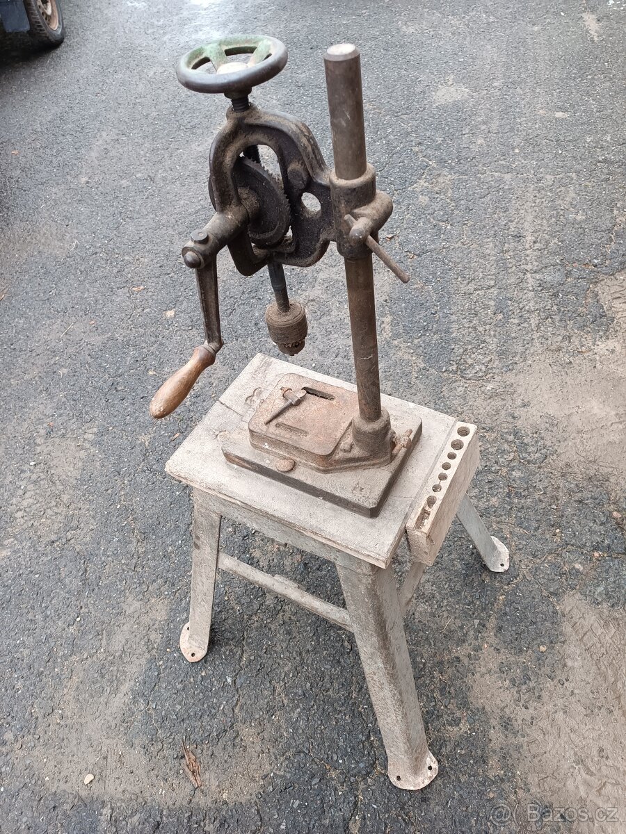 Stará ruční vrtačka - 3