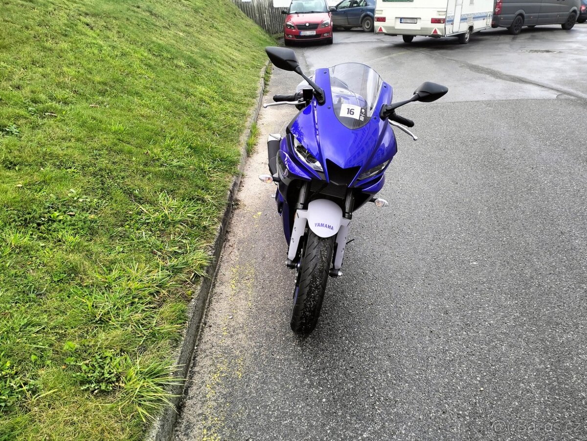 Yamaha YZF-R3 - 3