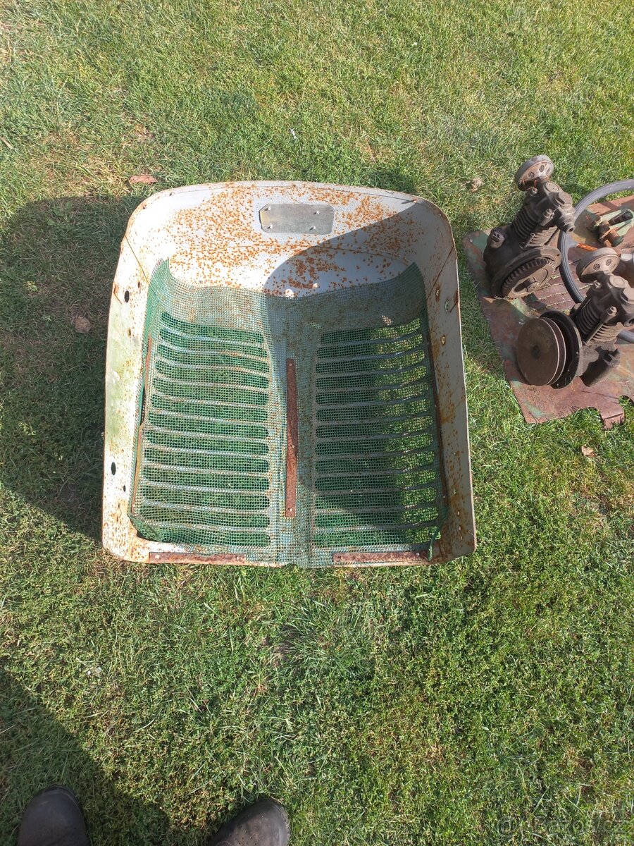 Díly na traktor - 3