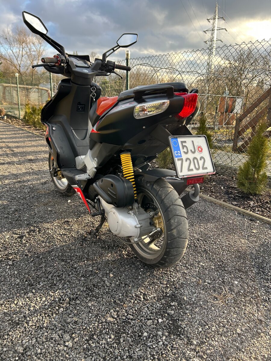 Aprilia sr 50 - 3