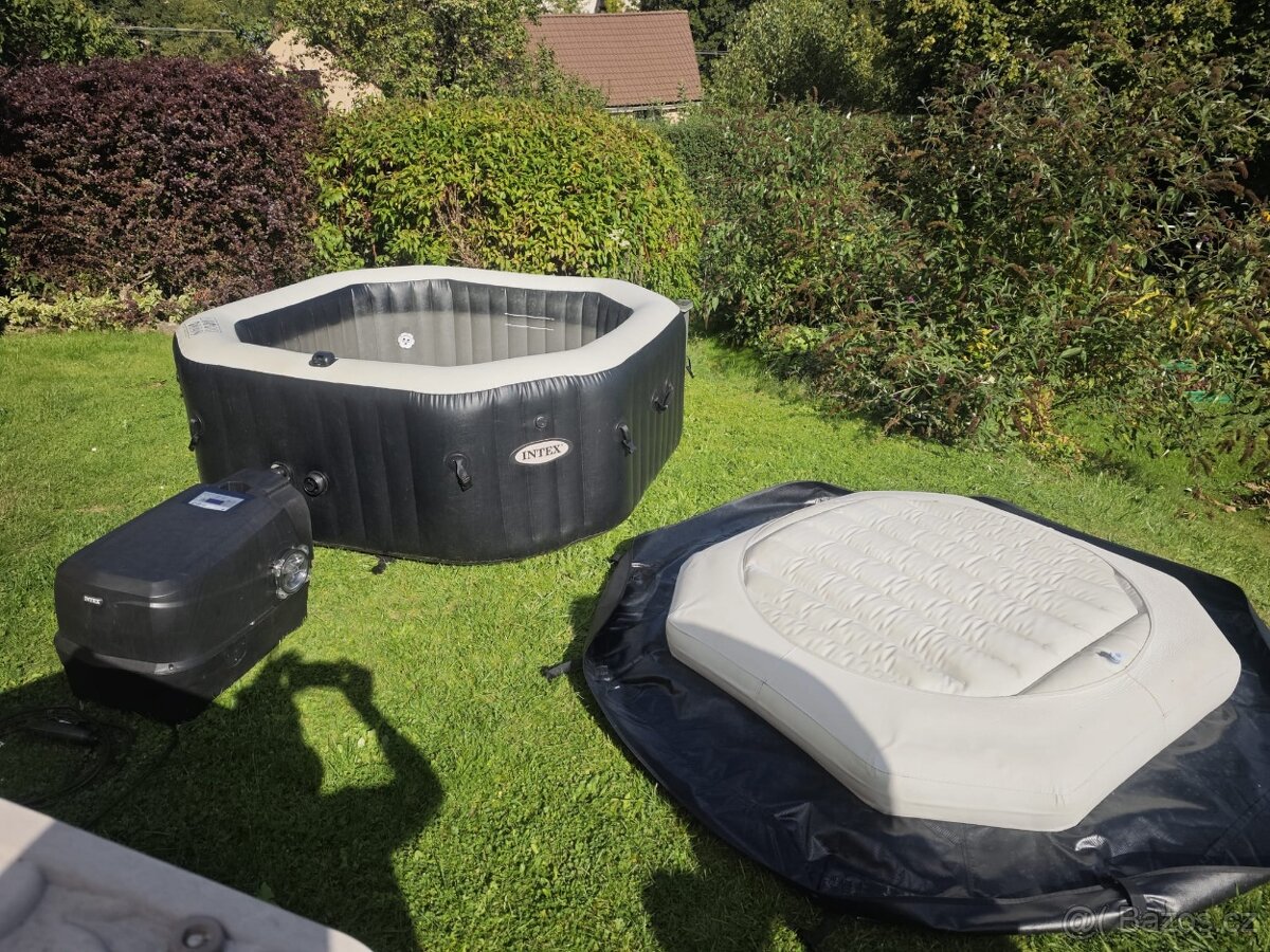 Vířivka Intex pro 4 osoby - 3