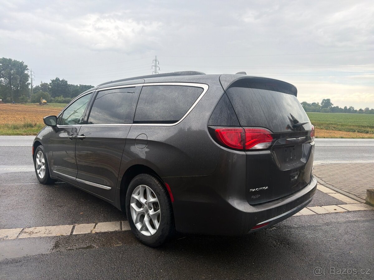 Chrysler Pacifica 3,6 Pentastar RU 8 míst 2017 - 3