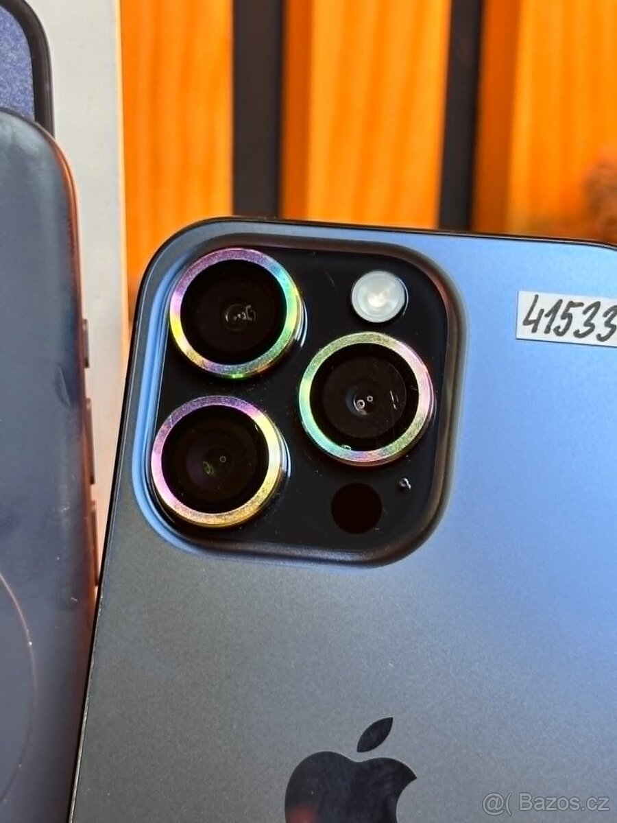 Apple iPhone 15 Pro, 128 GB - 3