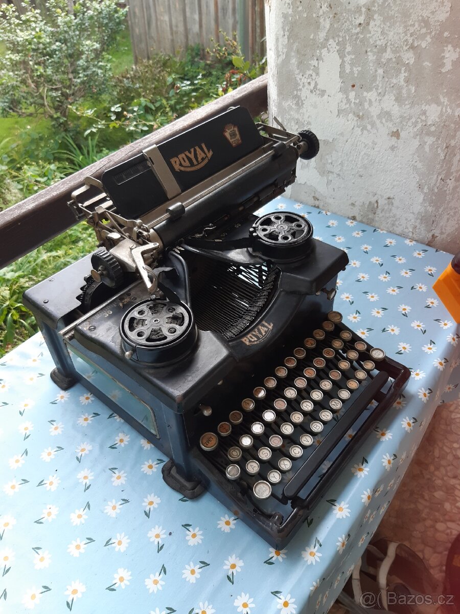 Starý psací stroj - 3