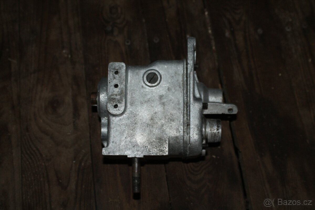 Jawa Special 250 přírubová obal převodovky - 3