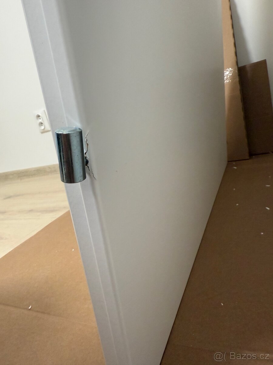 Levé vnitřní dveře 75cm, drobná vada - 3