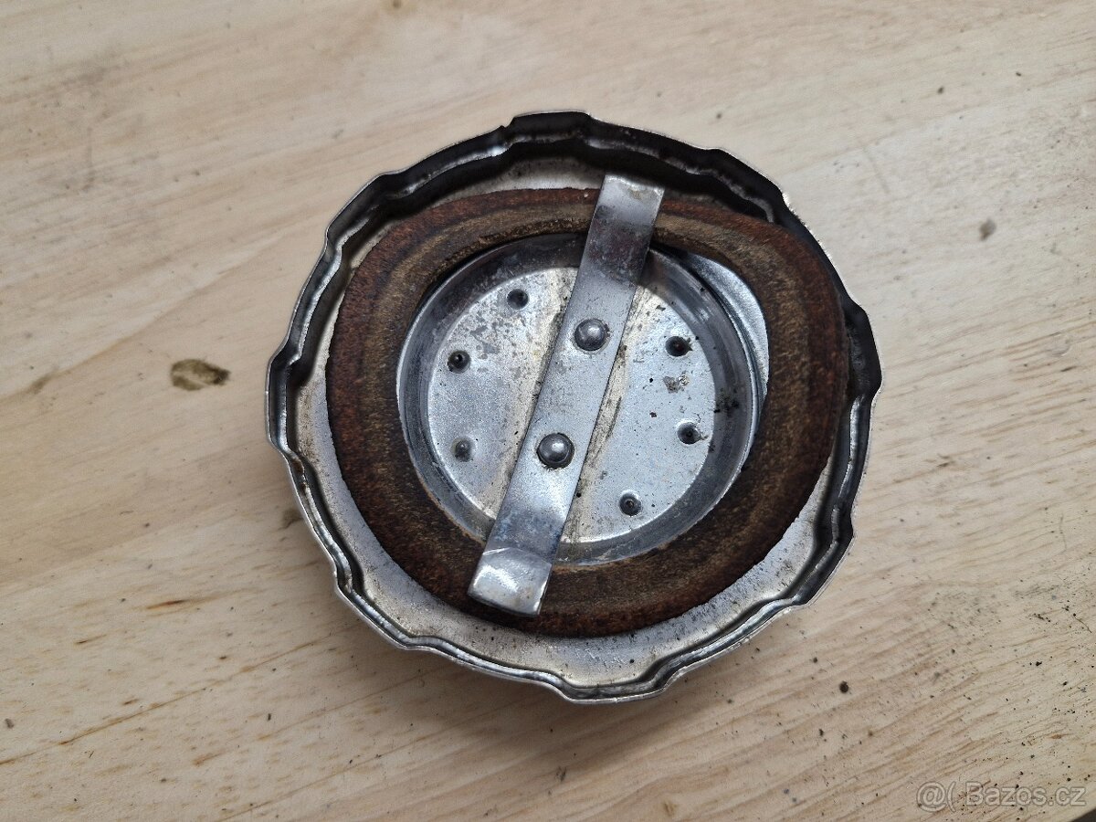 Víčko nádrže Jawa - 3