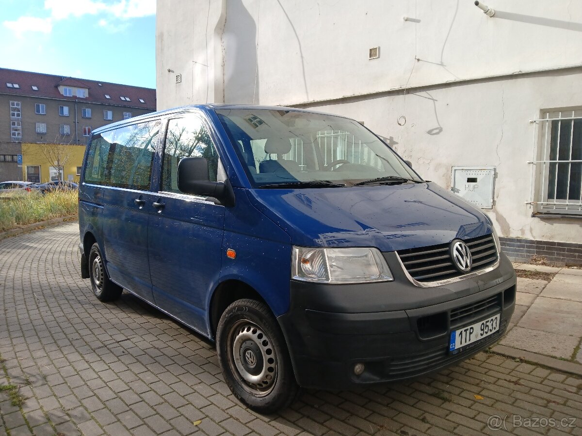 Volkswagen T5 minibus - 3