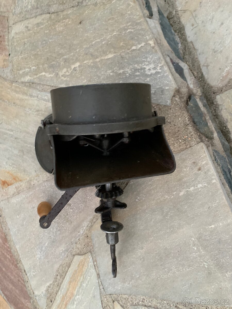 Koupim historickou krouhačku na zelí - 3