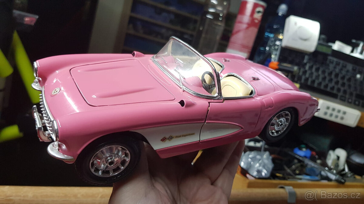 1:18 Chevrolet Corvette 1959 Bburago kartonová krabička - 3