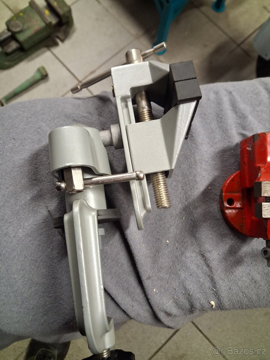 Male manipulacni sveraky pro drobnou praci - 3