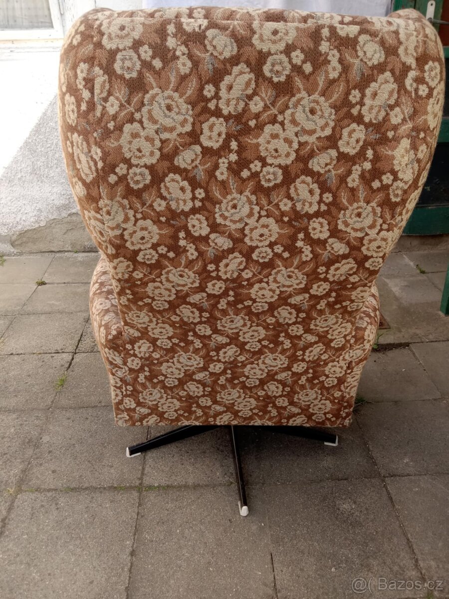 Prodej pohodlného křesla - ušák - 3