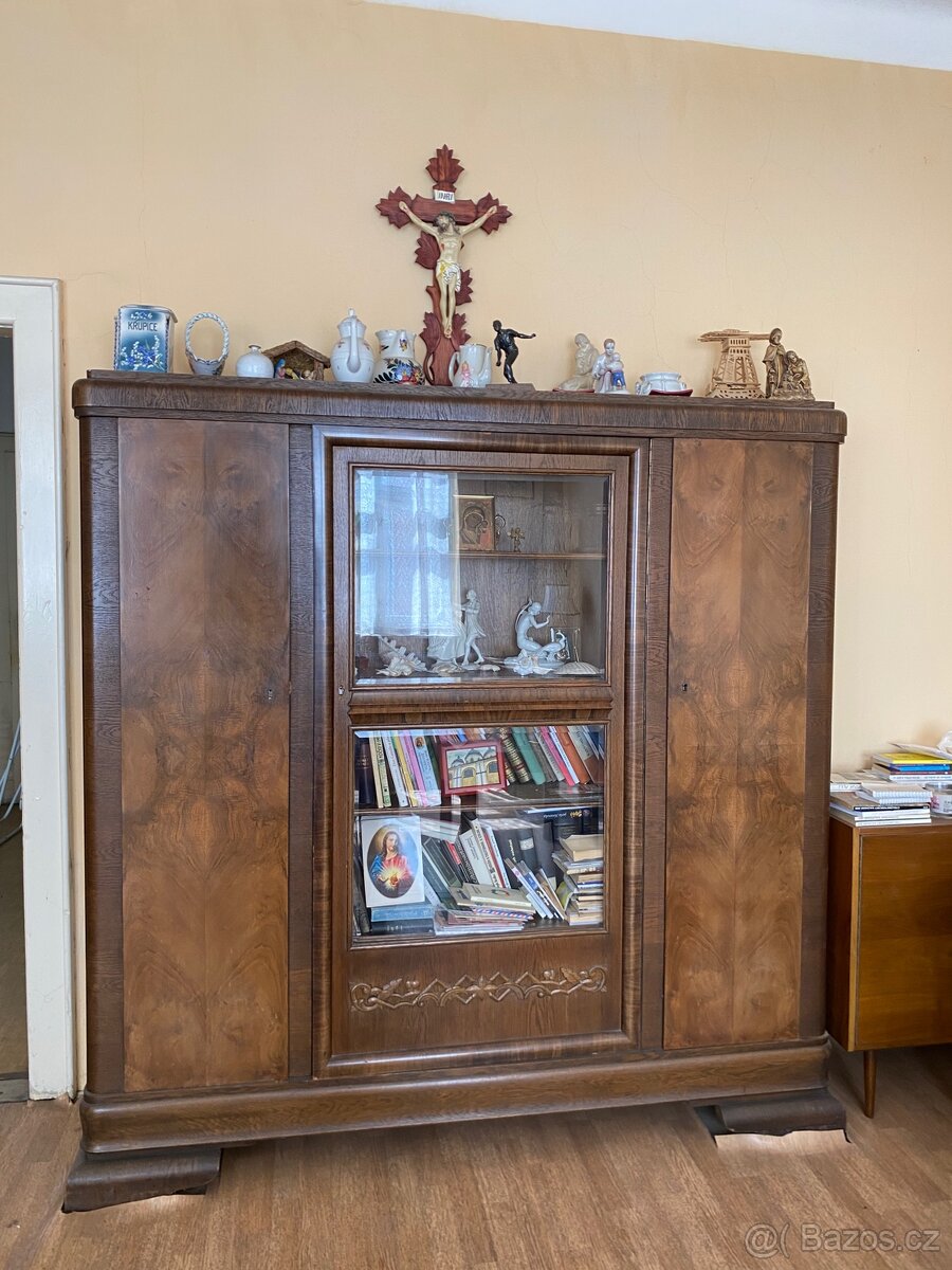 Dřevěná Skříň - 3