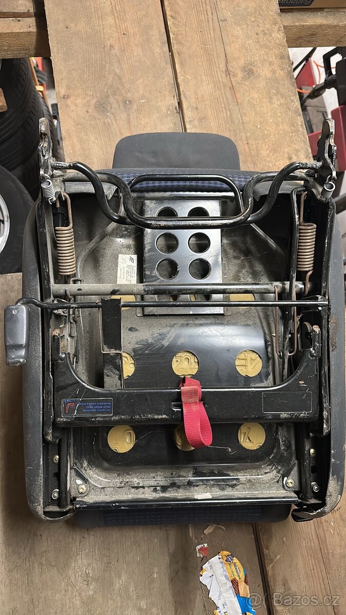 Zadní sedačky SAG za odvoz - 3