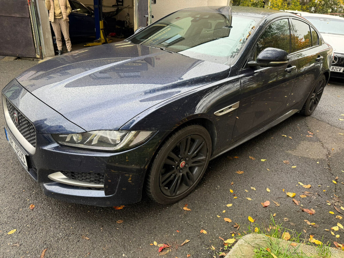 Jaguar XE - 3
