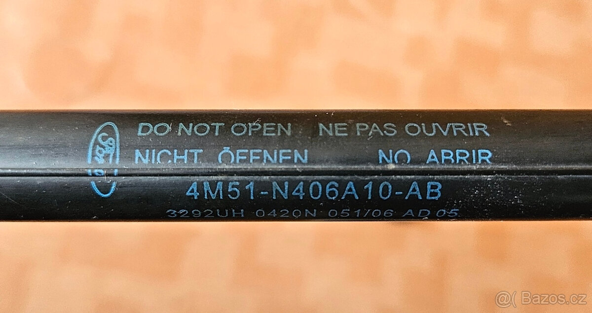 plynová vzpěra kufru - Ford Focus mk2 combi - 3