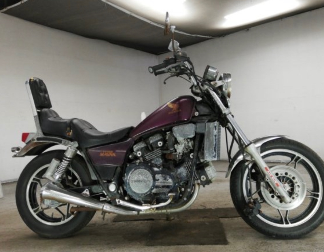 Honda VF 750 magna - 3