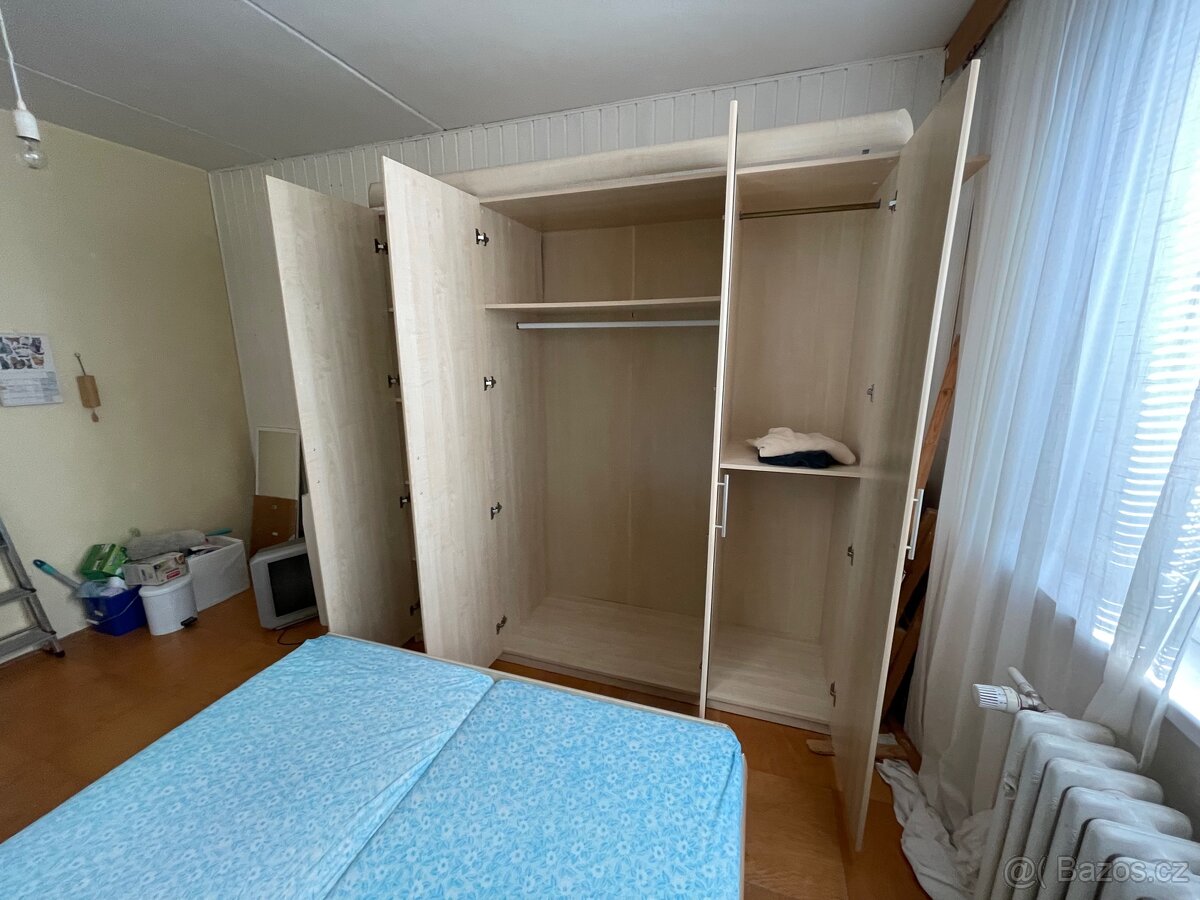 Šatní skříň - 3