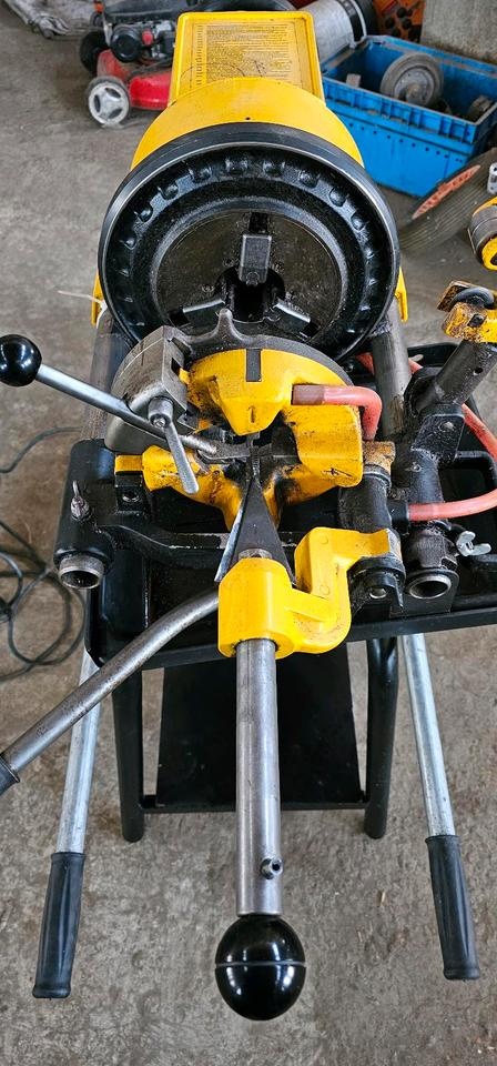 Ridgid 300 elektrický zavitorez do 2" - 3