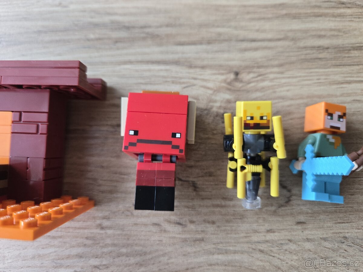 Lego Minecraft 21266 Lávová bitva v Netheru - 3