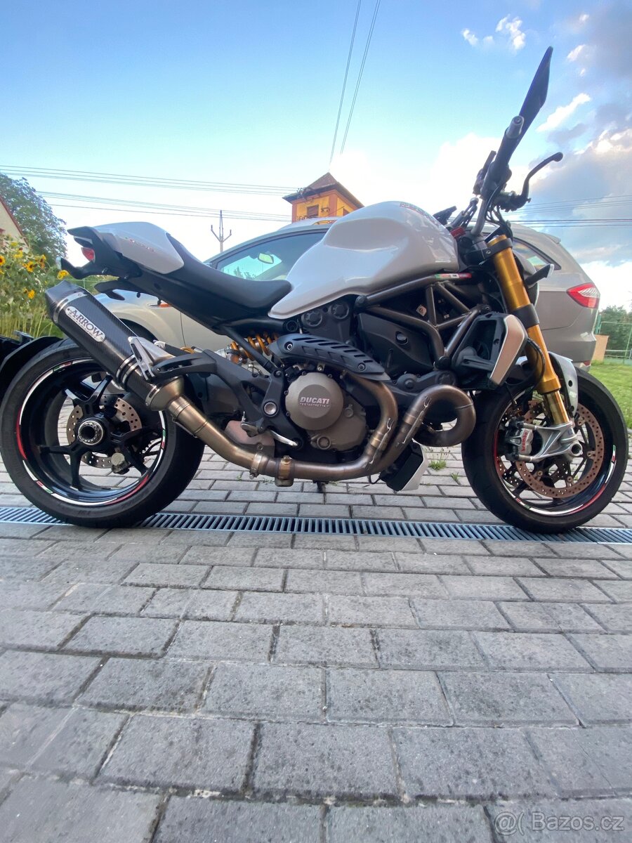 Ducati Monster 1200S - 3