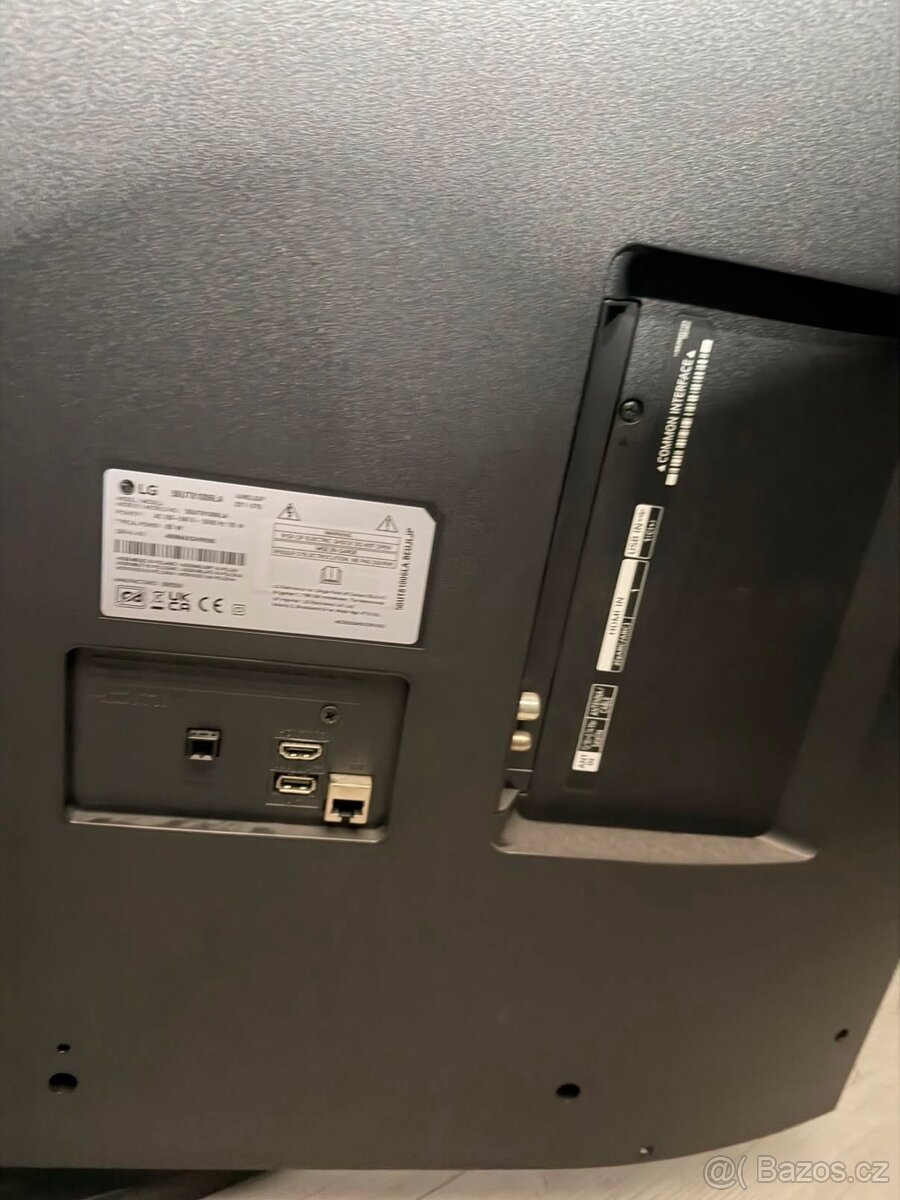 LG Smart TV (49UJ7509) - 3