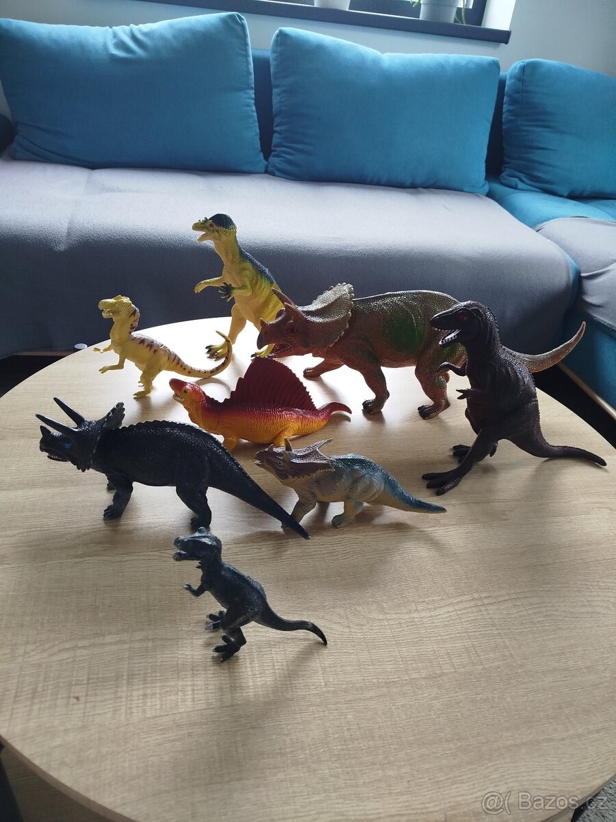 Figurky Dinosaurů (celkem 8ks) krásný stav - 3