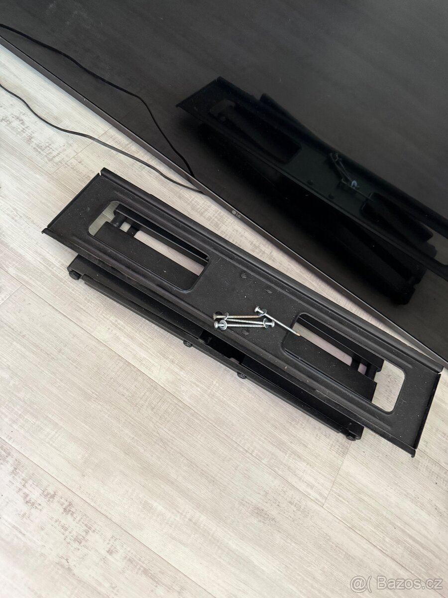 LG 75 “ - 190 cm s držákem na zeď - 3