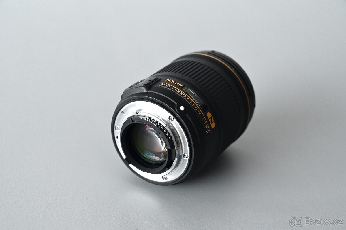 Nikon AF Nikkor 28mm f/1.8 G - 3