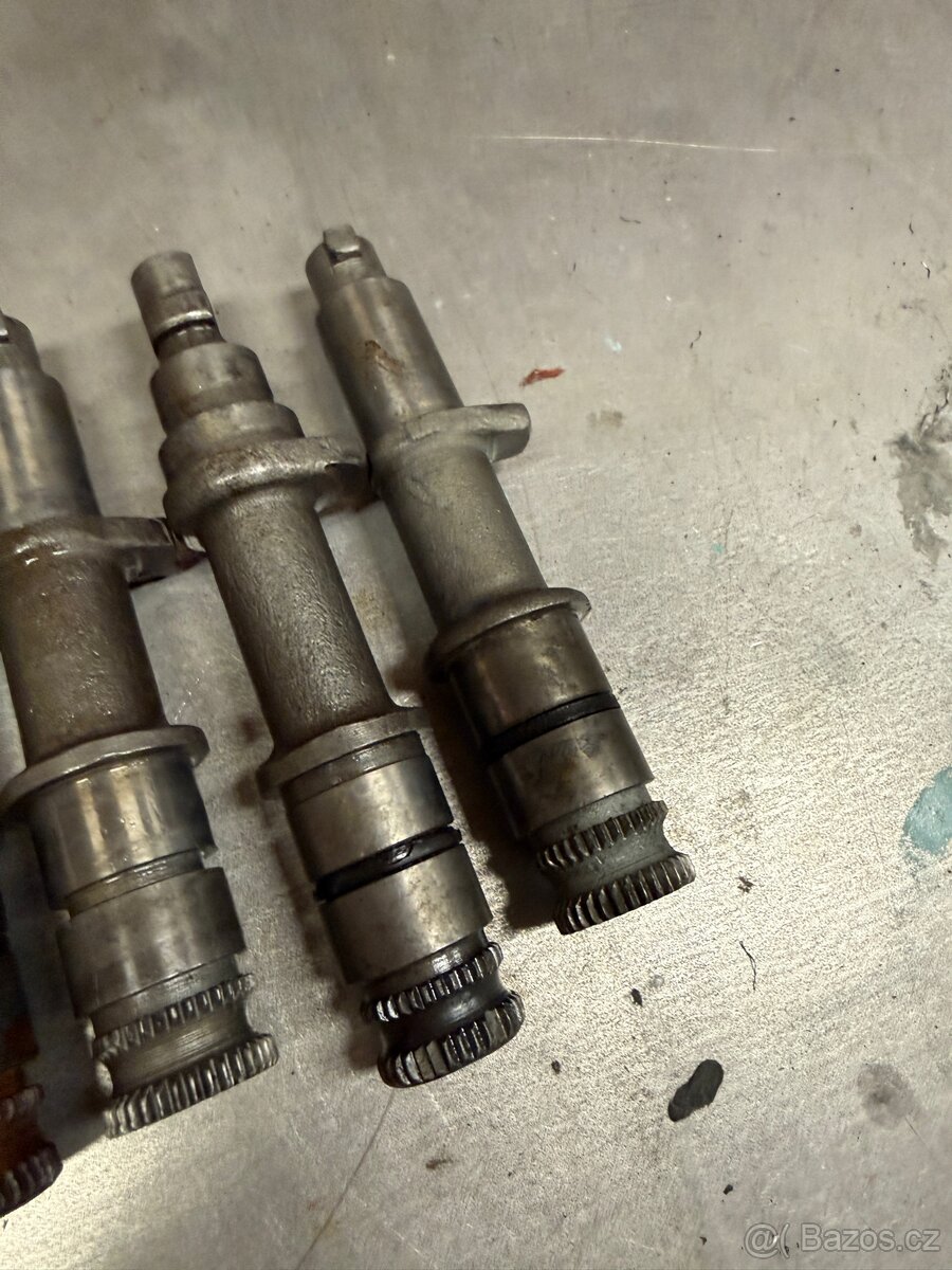 Jawa 250 a Jawa 250 automatic - startovací hřídele - 3