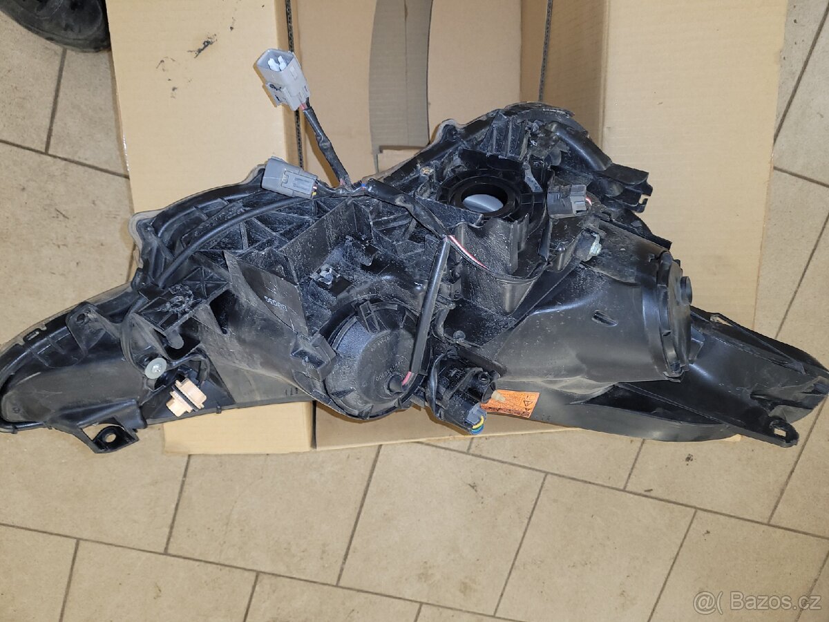 C4 Aircross světlomet xenon - 3