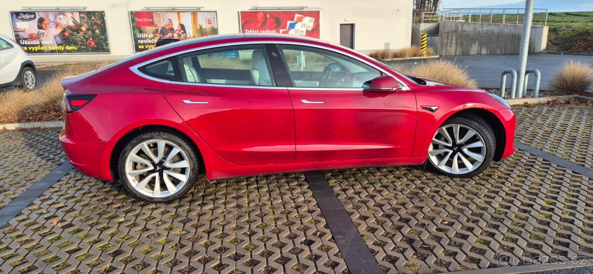 Tesla Model 3 Long Range Dual Motor AWD 2019 - 3