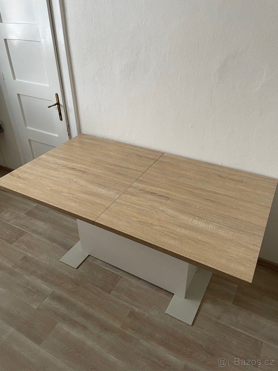 Prodám jídelní stůl + 4 židle - 3