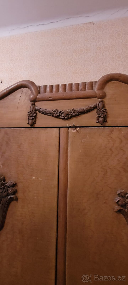 Stará šatní skříň - 3