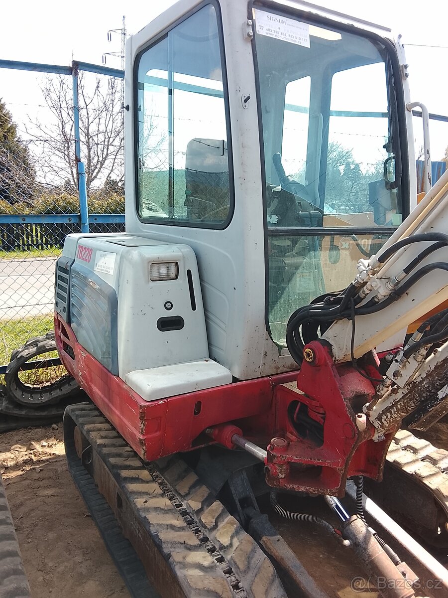 Bagr Takeuchi TB 228 - 3
