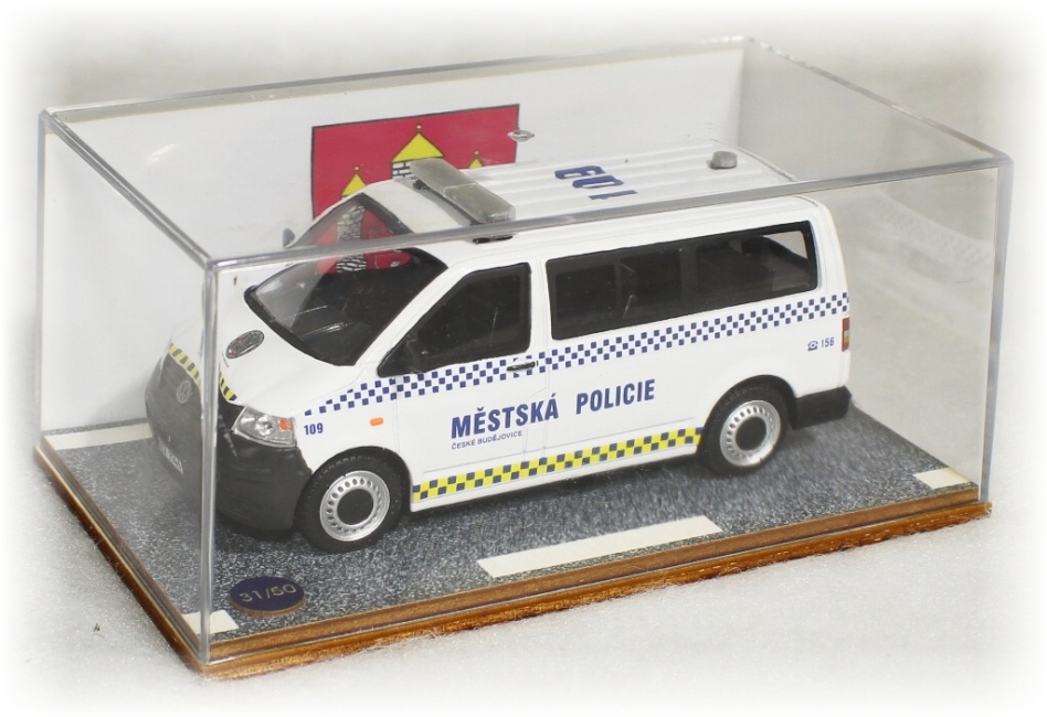 Volkswagen Transporter T5 Městská policie - 3