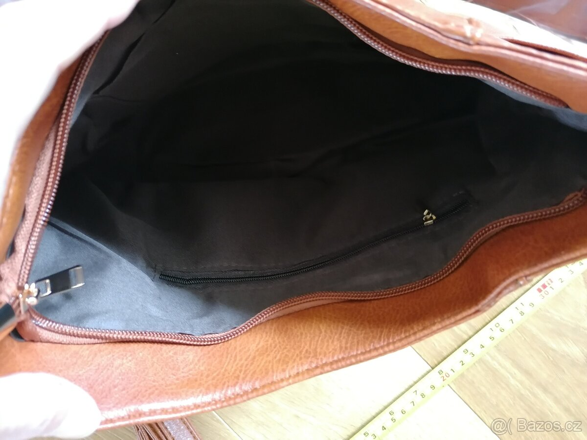 Koženkova kabelka hnědá konakova - 3