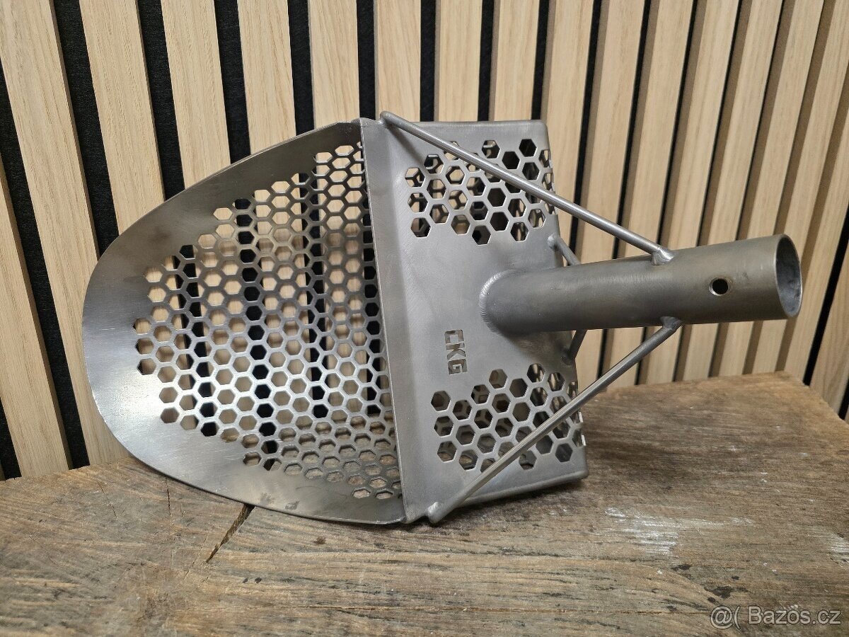 CKG Titanium Sand Scoop + Carbon Shaft - 3