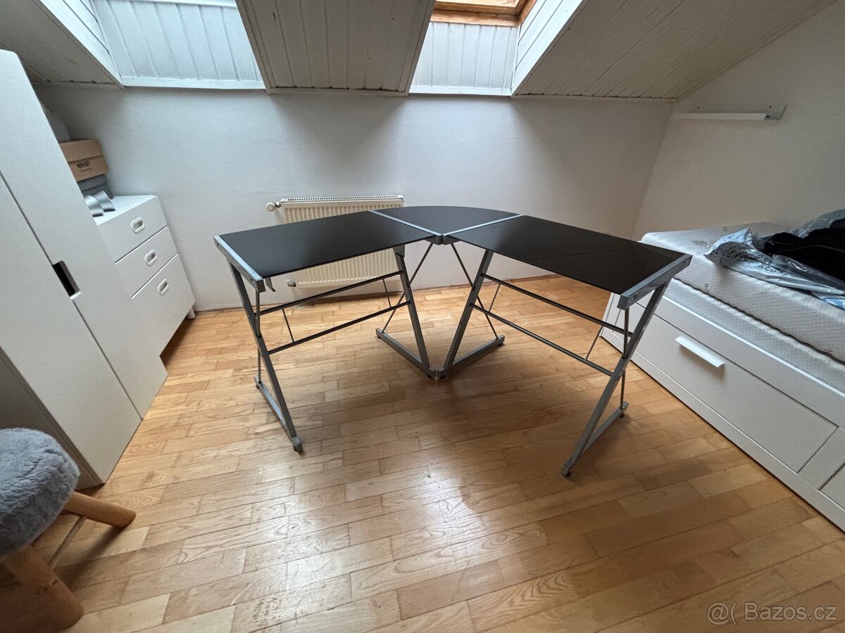 Kancelářský stůl - 3