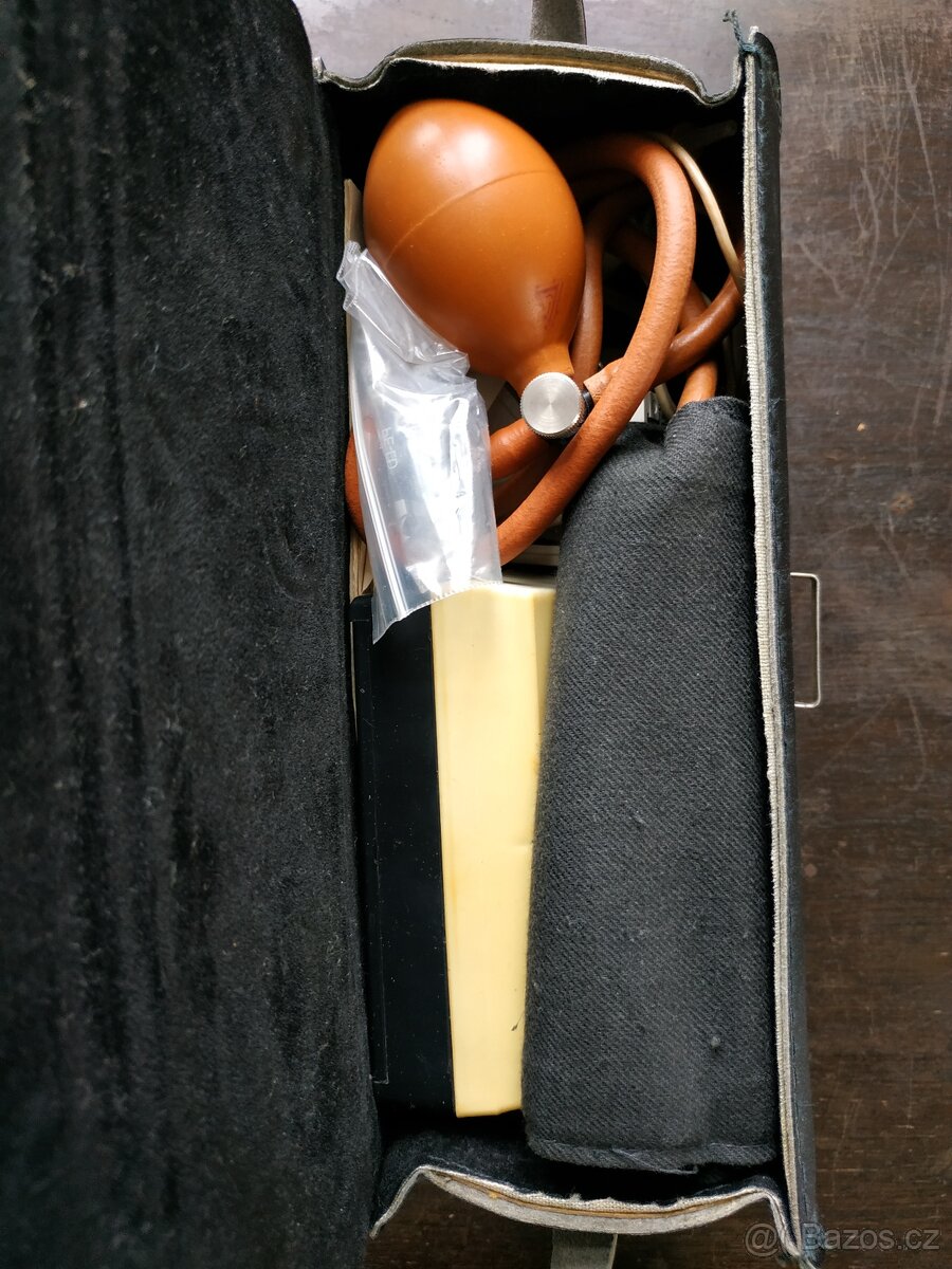 Sovětský měřič krevního tlaku ИАД-1 (IAD-1)_SSSR - 3