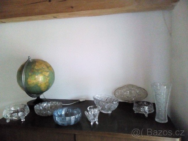 broušená váza výška cca 38 cm a broušené sklo - 3