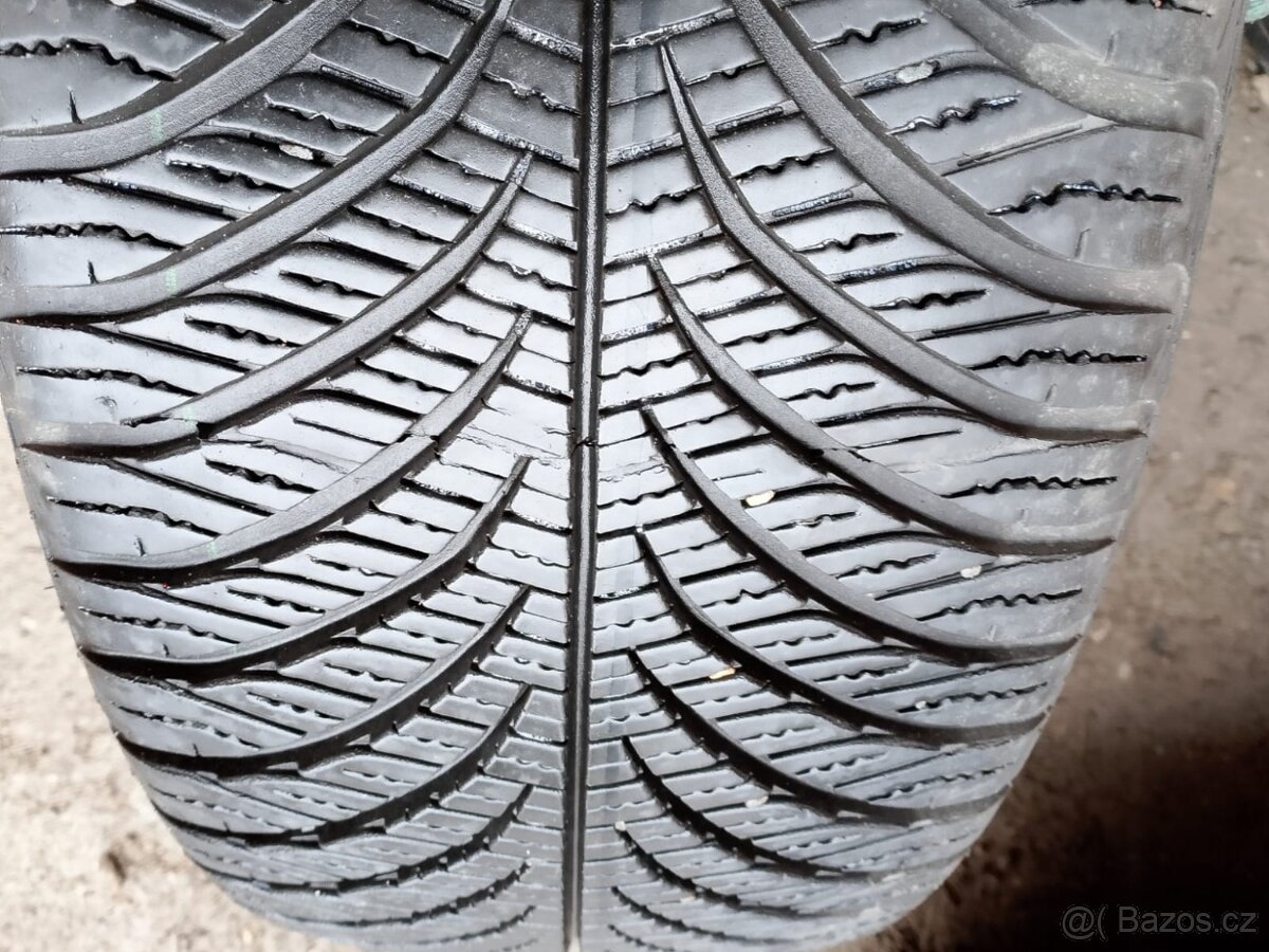 205/65/15 215/70/15c 215/55/17 235/55/18 235/40/19 kusovka - 3