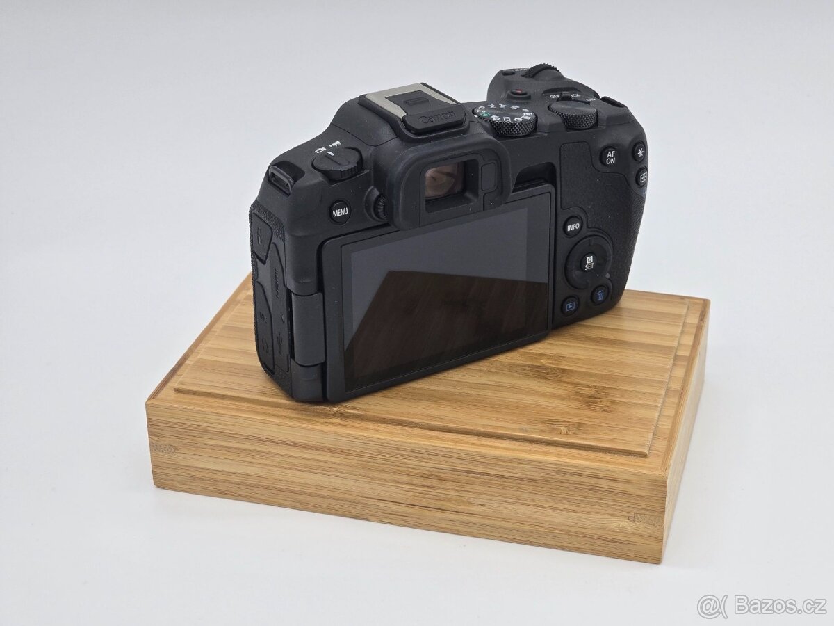 Canon R8 TOP STAV - 3