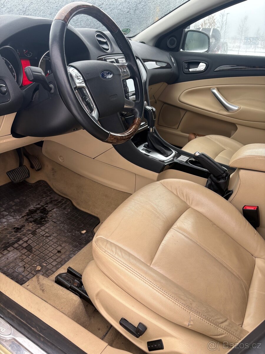 Ford Mondeo mk4 interiér sedačky - 3