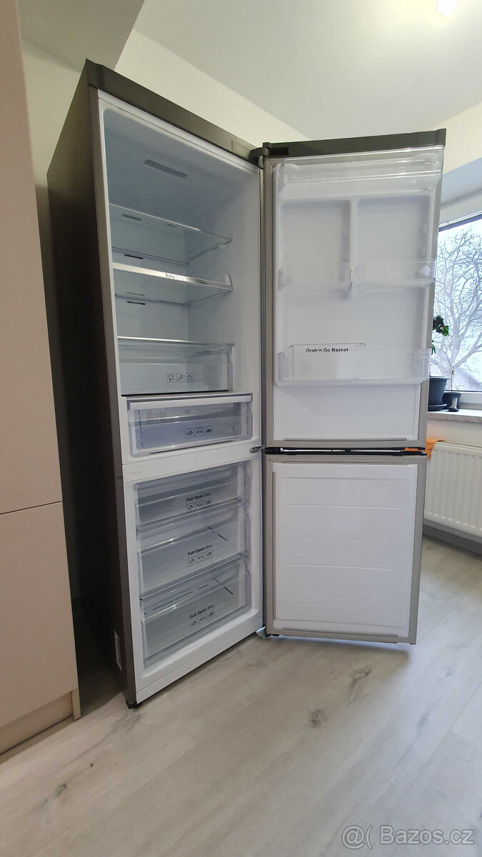 Lednice s mrazákem SAMSUNG RB33J3209SA - 3
