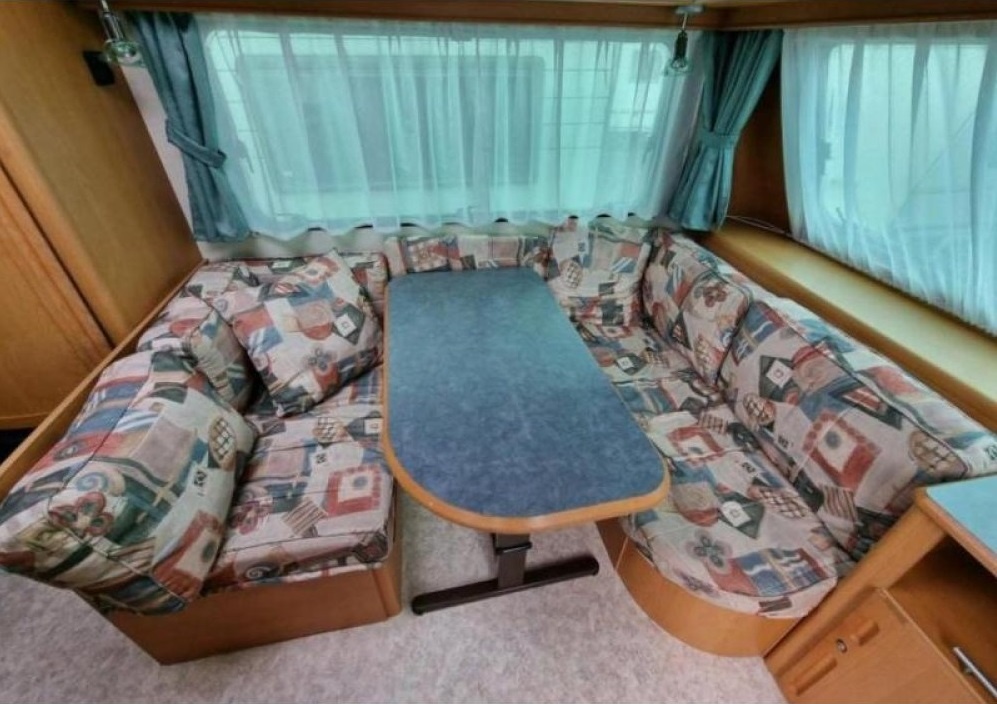 Karavan ADRIA Unica 462 DB, rok 2000, oddělená sprcha - 3