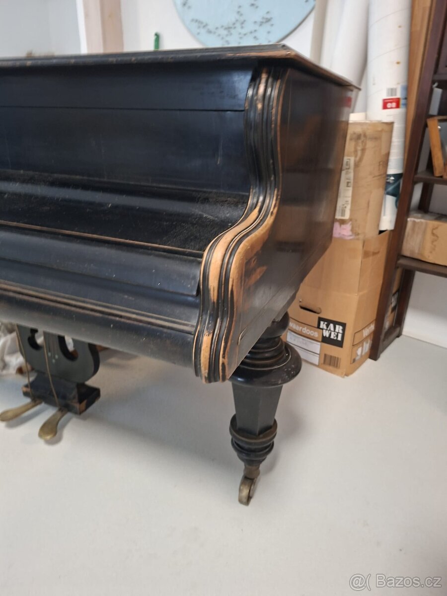 Klavír - křídlo - 3