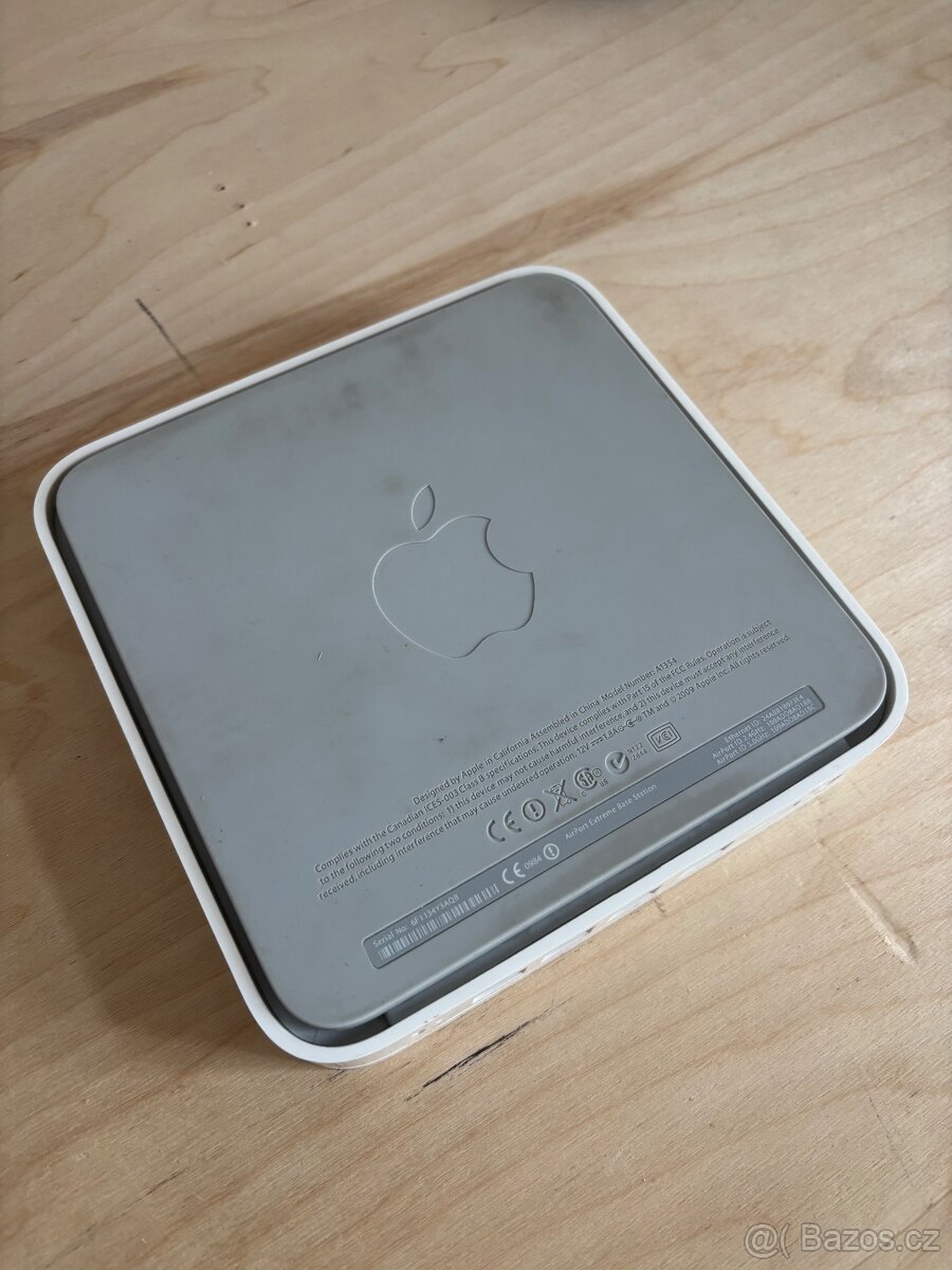 Apple Airport Extreme WiFi router - 3